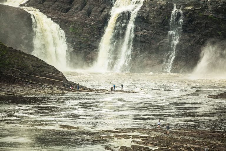 폭포A Water Fall — 권순자 시인