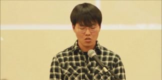 촛불광장에서 At Candlelight Square –by 맹문재Maeng Munjae