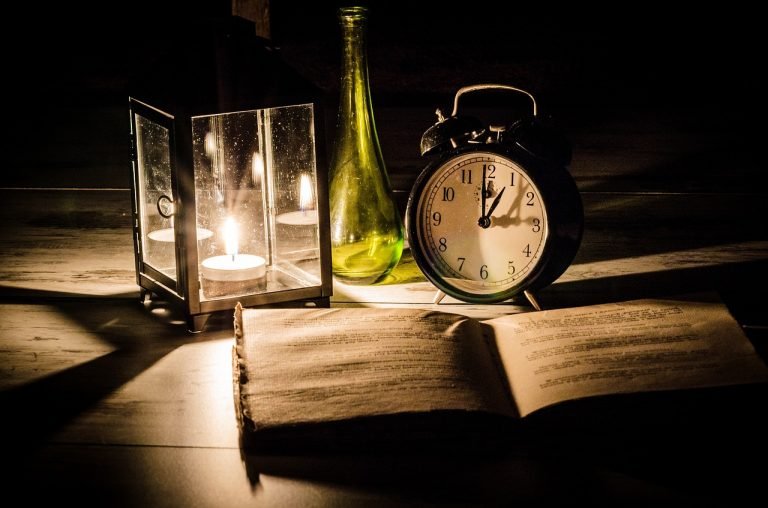 시간을 읽으면When Reading the Time- write by 맹문재 (Maeng, Moonjae)