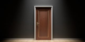 모텔에서 울다 Crying At The Motel–write by 공광규(Kong Kwangkyu)